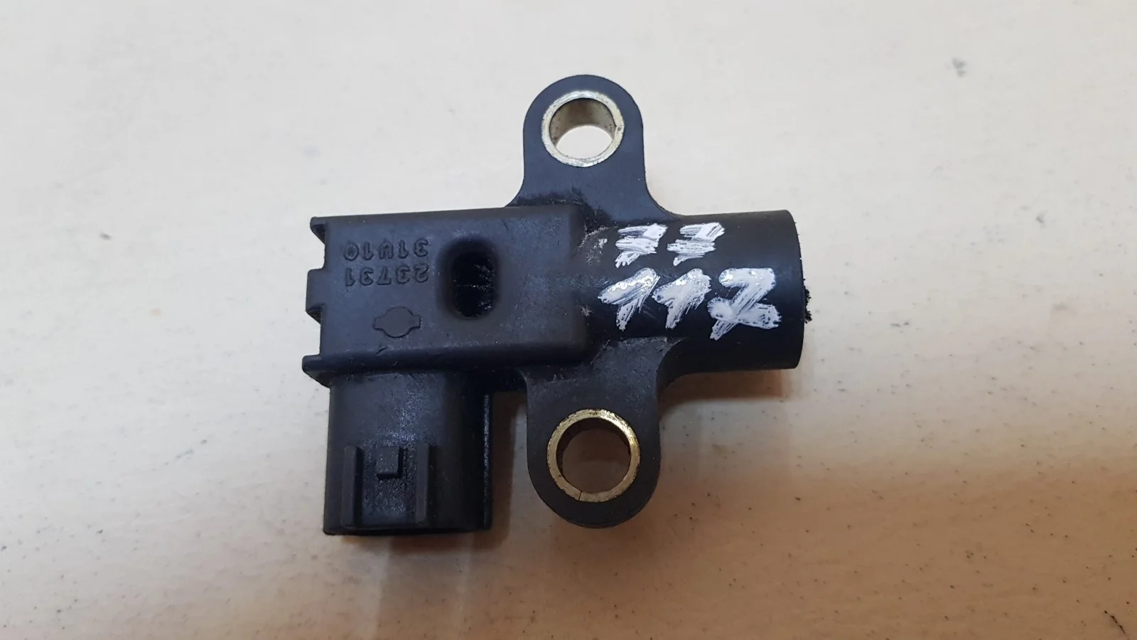 датчик положения коленвала NISSAN MAXIMA 4, A32   НИССАН   МАКСИМА   ЦЕФИРО   CEFIRO    2373131u10 1994-2000 (контрактная запчасть)