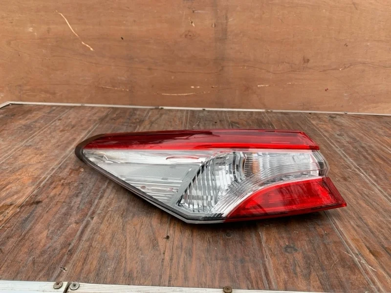 Фонарь Toyota Camry 2018-2021 70