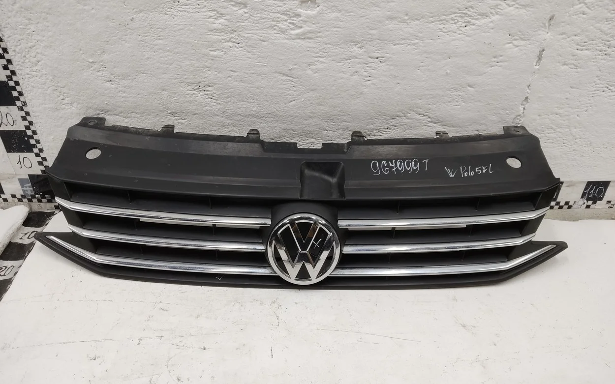 Решетка радиатора Volkswagen Polo 5 Restail Sedan