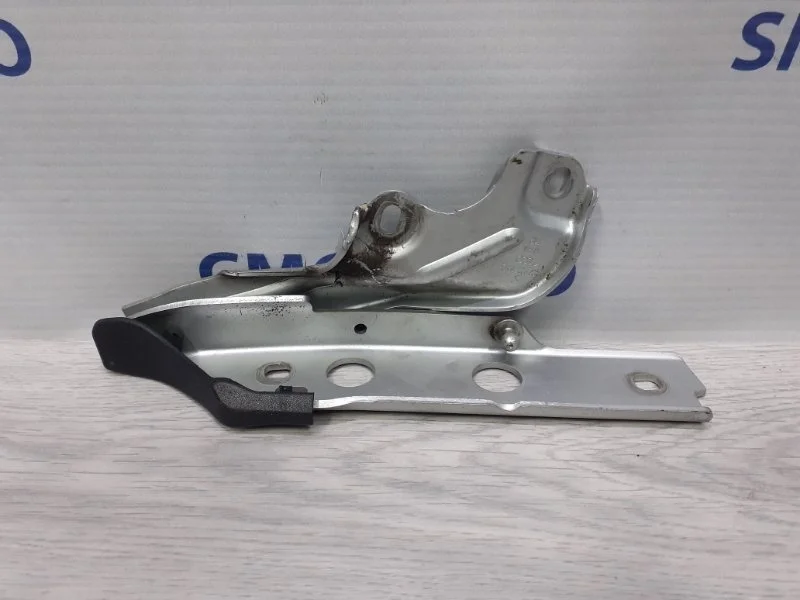 Петля капота Audi A7 2012 4G8823302E C7 3.0 CGW, правая