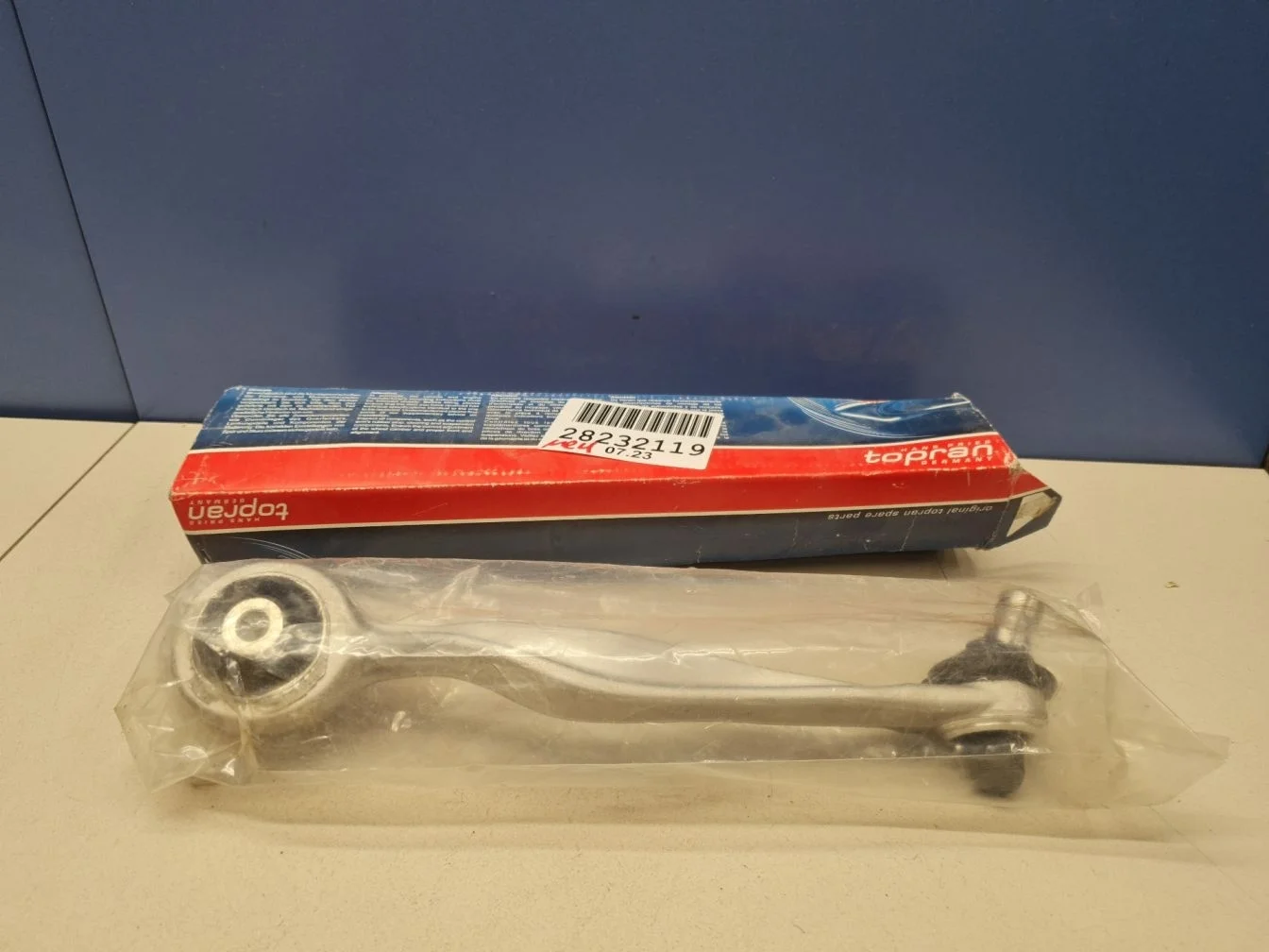 Рычаг передний верхний правый задний для Audi A8 D2 1994-2002