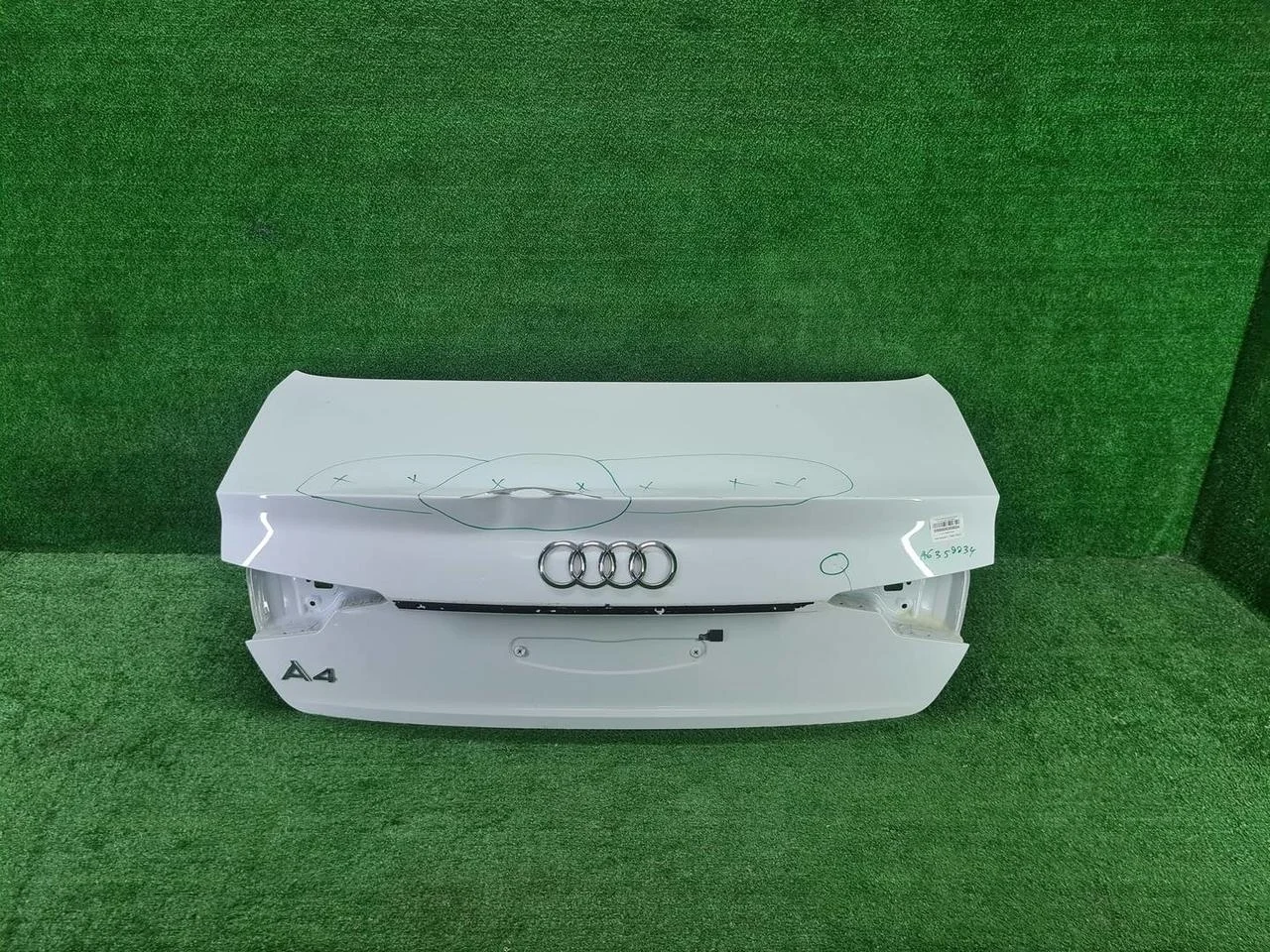 Крышка багажника   седан Audi A4 5 B9 (2015-2020)