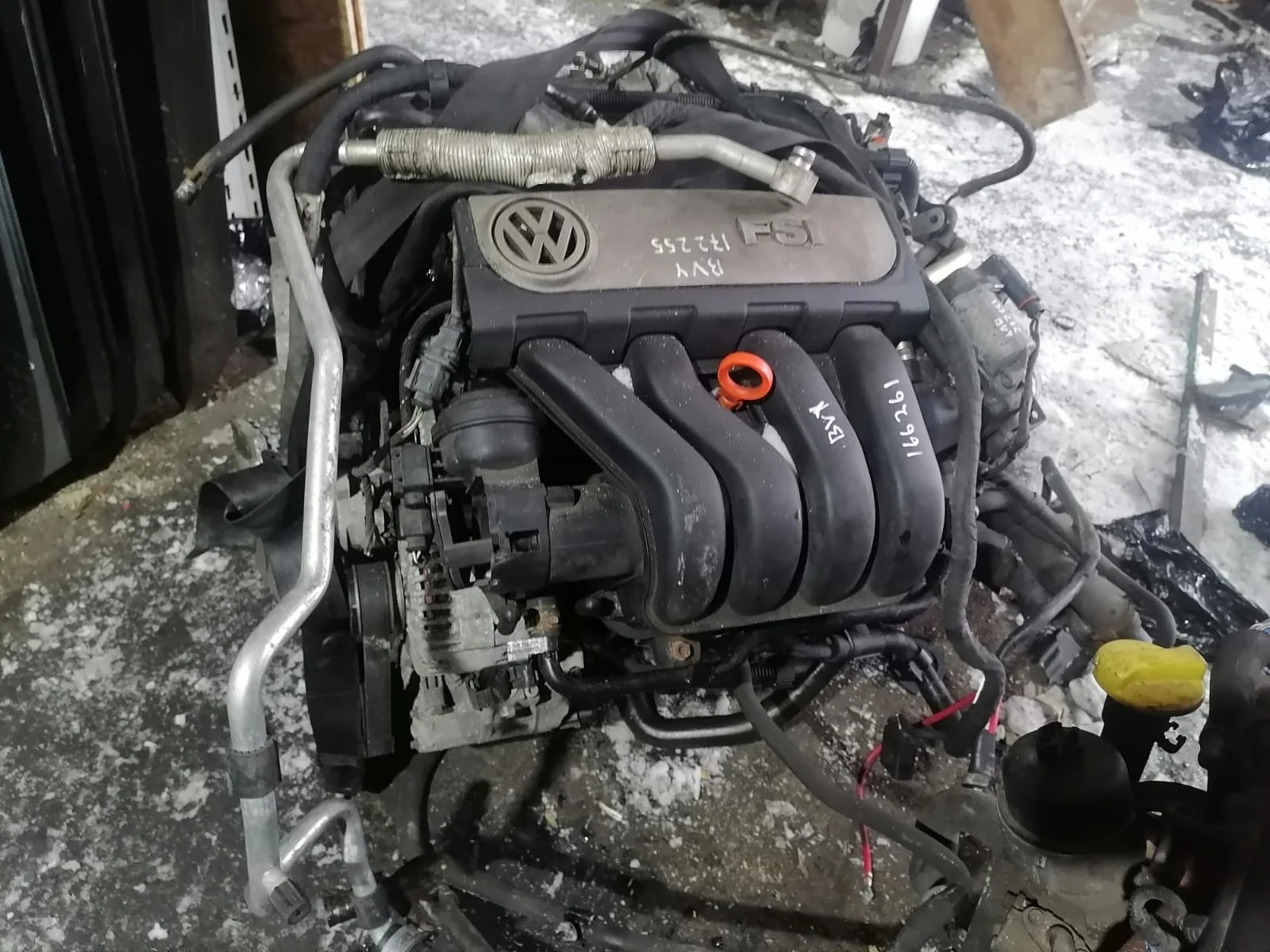 Кронштейн масляного фильтра AUDI A3, SKODA OCTAVIA 1Z, VOLKSWAGEN PASSAT B6 2,0 BVY 2004- б/у A3(2004-2013);OCTAVIA 1Z(2004-2012);GOLF 5(2004-2009);GOLF 5+(2005-2014);JETTA 5(2005-2009)