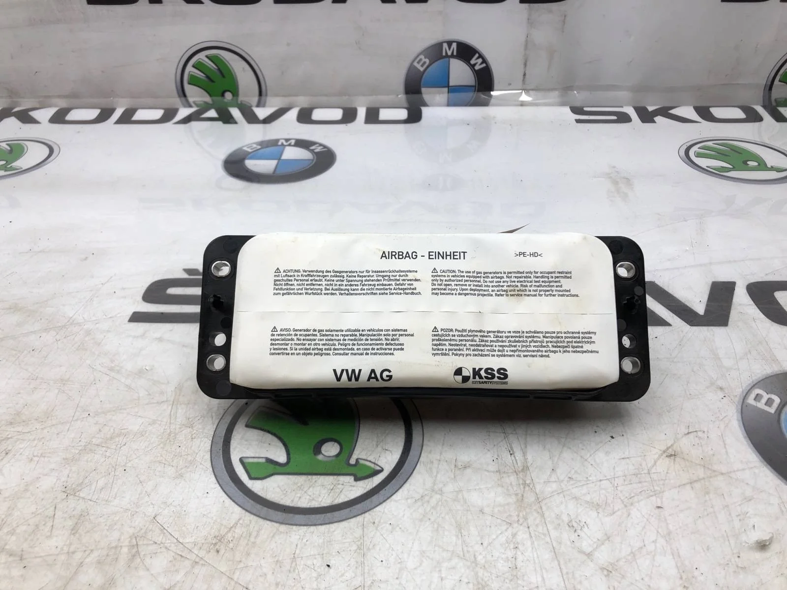 Подушка безопасности пассажира Skoda Octavia 2014 8V0880204E A7 (5E) 1.6 TDI CLH