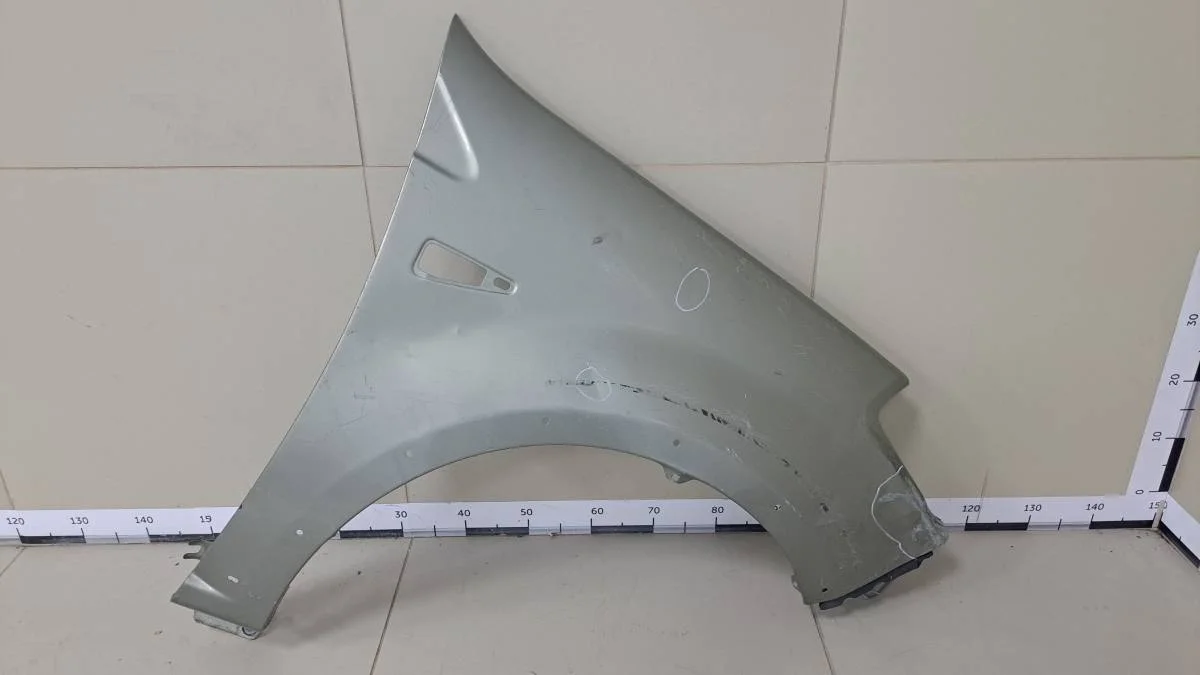 Крыло переднее правое Renault Sandero 2009-2014