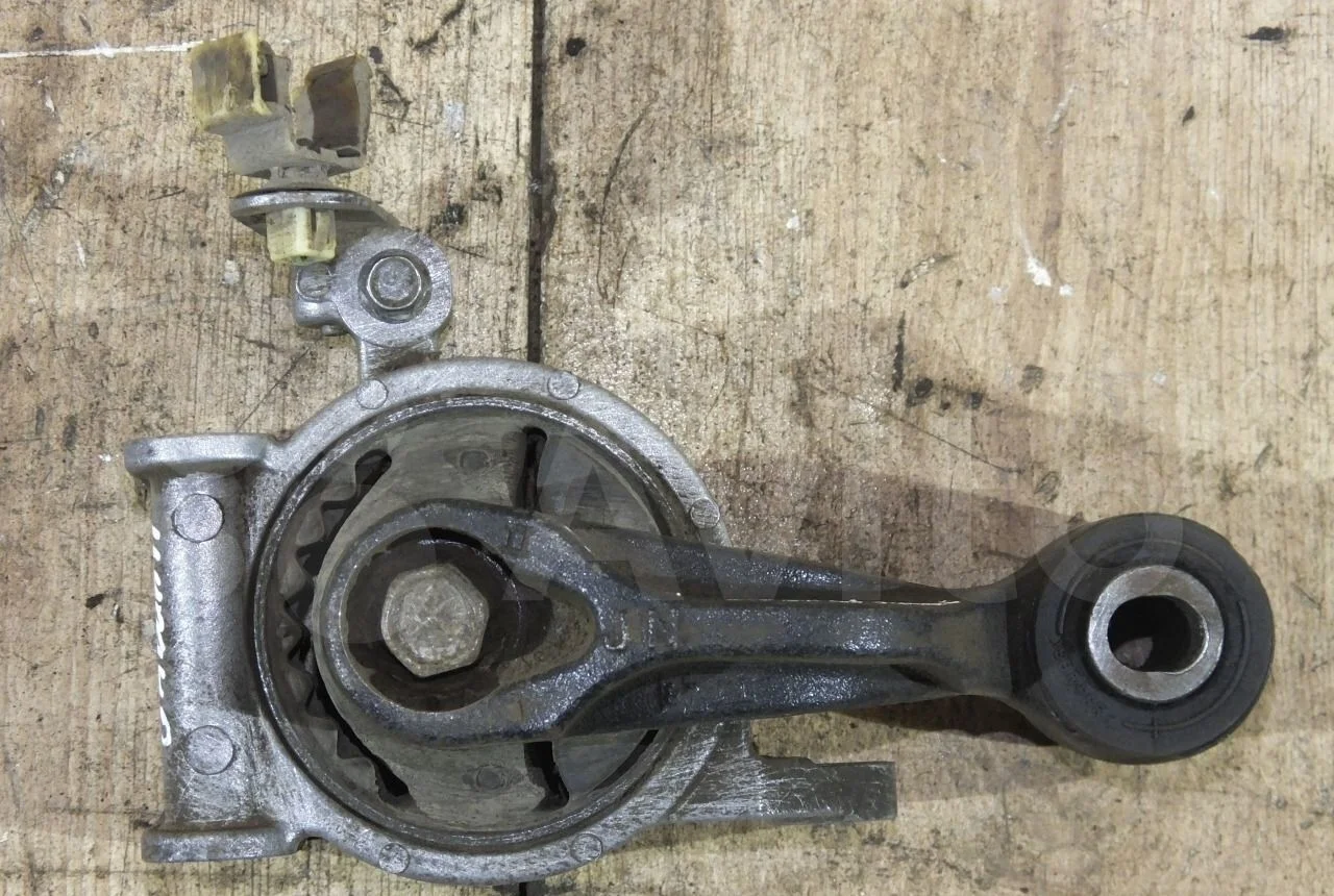 Подушка двигателя задняя Nissan Murano Z51