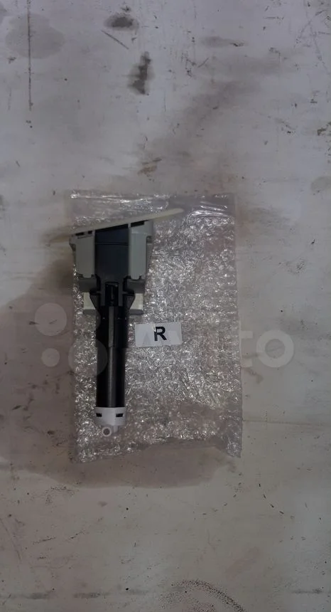 Форсунка фараомывателя правая Mazda 6 GJ