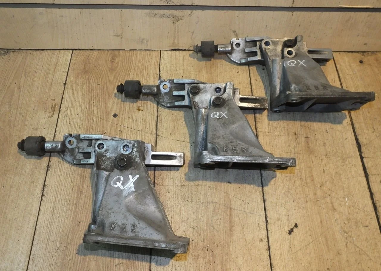 Опора двигателя правая Infiniti QX70,FX (S51)