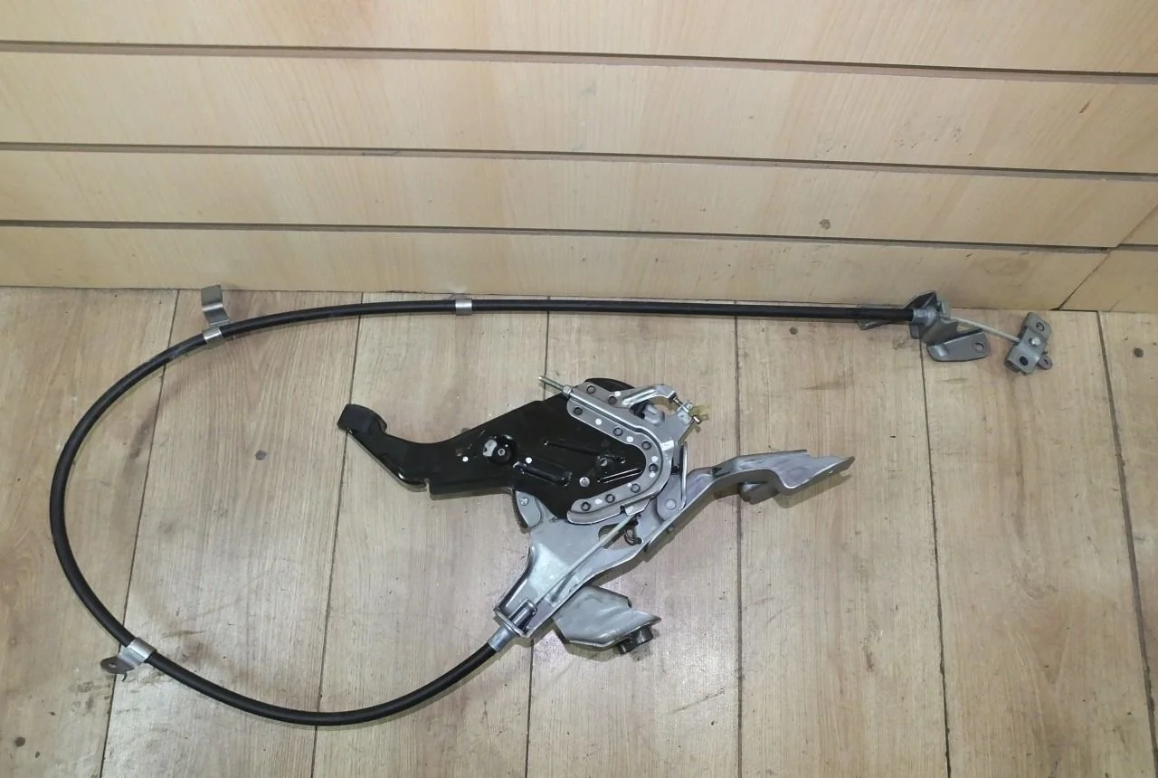 Рычаг стояночного тормоза Nissan Teana J32