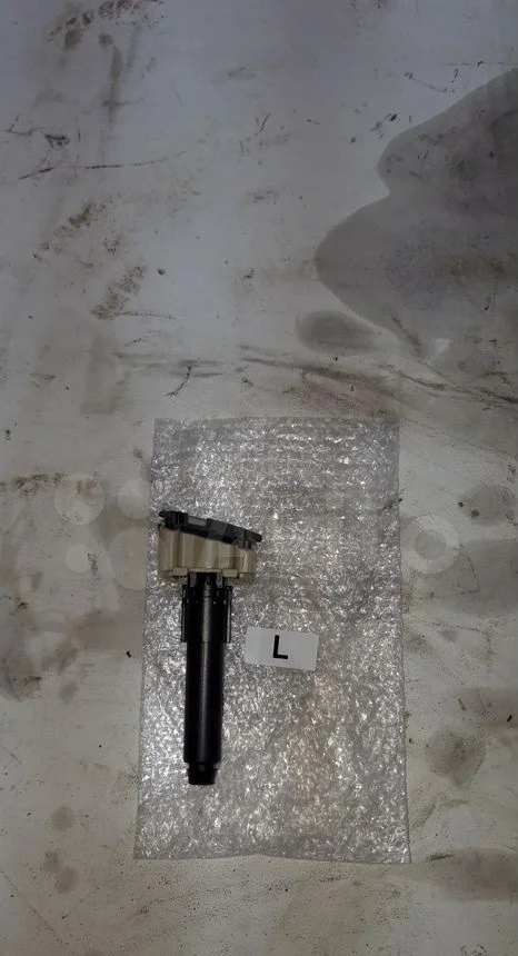 Форсунка фароомывателя левая Mazda 3 BM