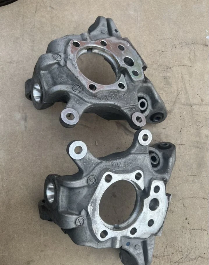 Кулак задний правый Nissan Teana J32