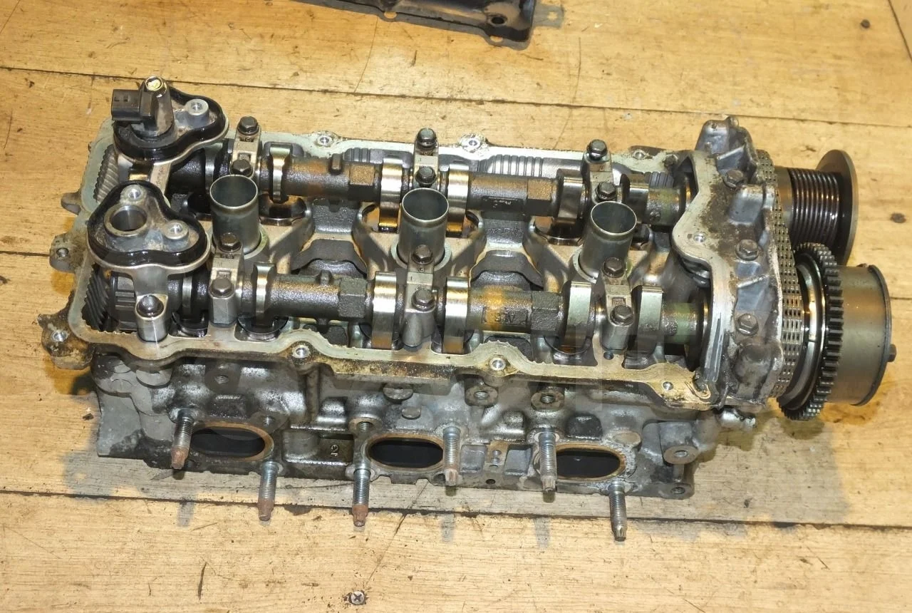 Головка блока цилиндра правая Infiniti M25,Y51,Q70