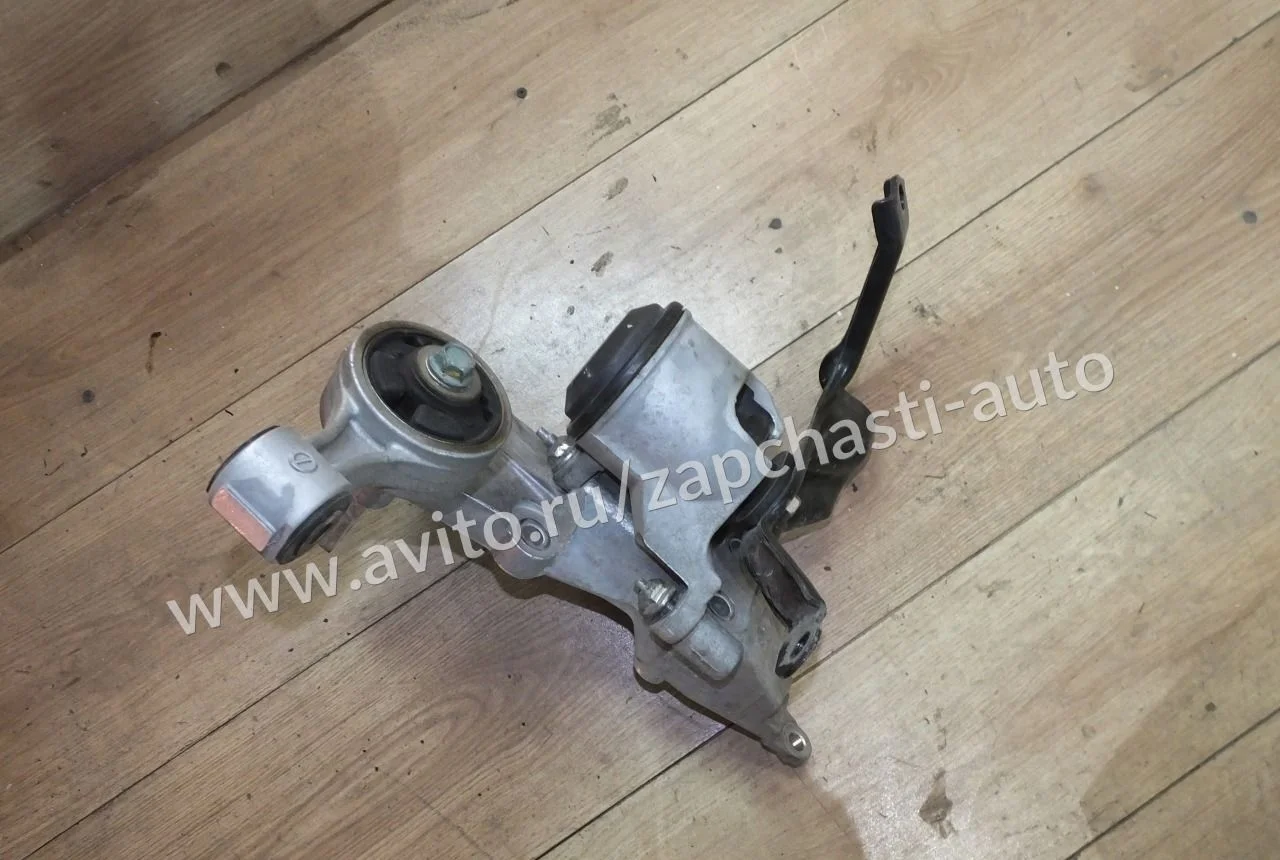 Подушка двигателя опора левая Nissan Teana J32