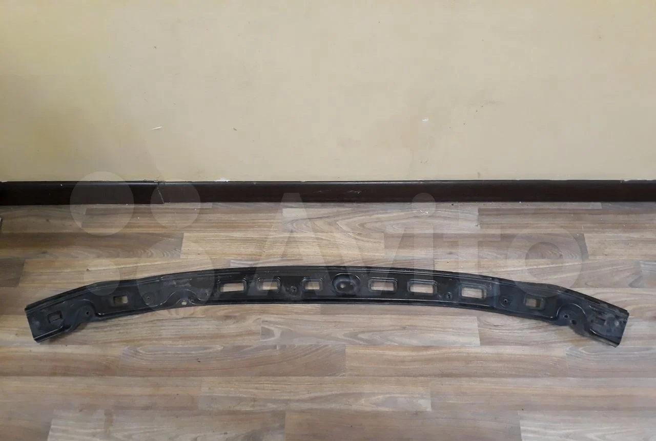 Верхняя планка телевизора Toyota Land Cruiser 200