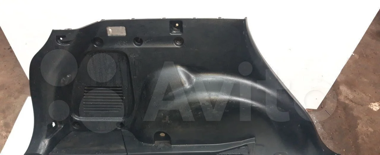 Обшивка багажника задняя правая Toyota RAV 4 CA40