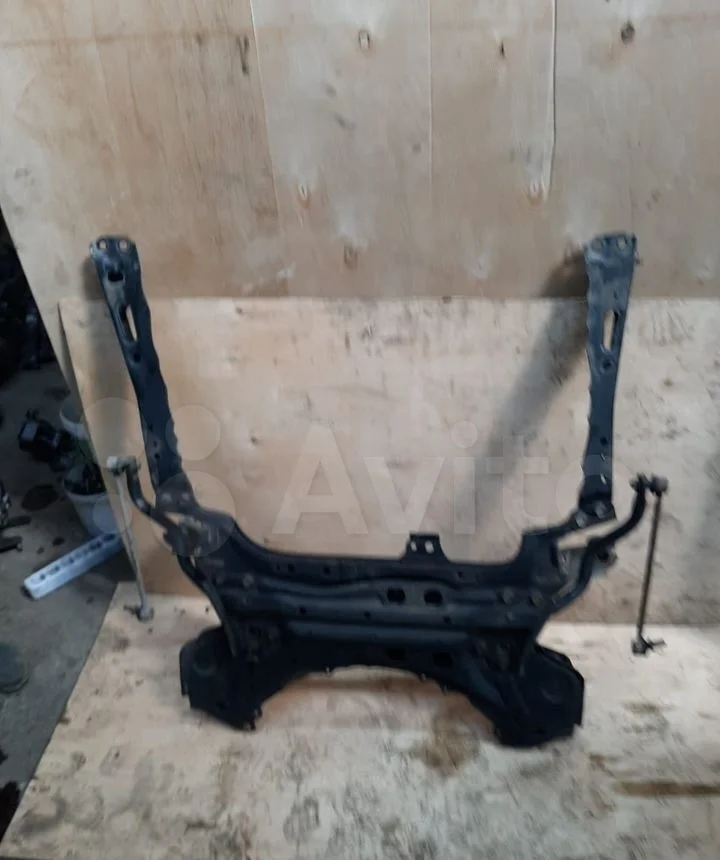 Подрамник передний Toyota RAV 4 40