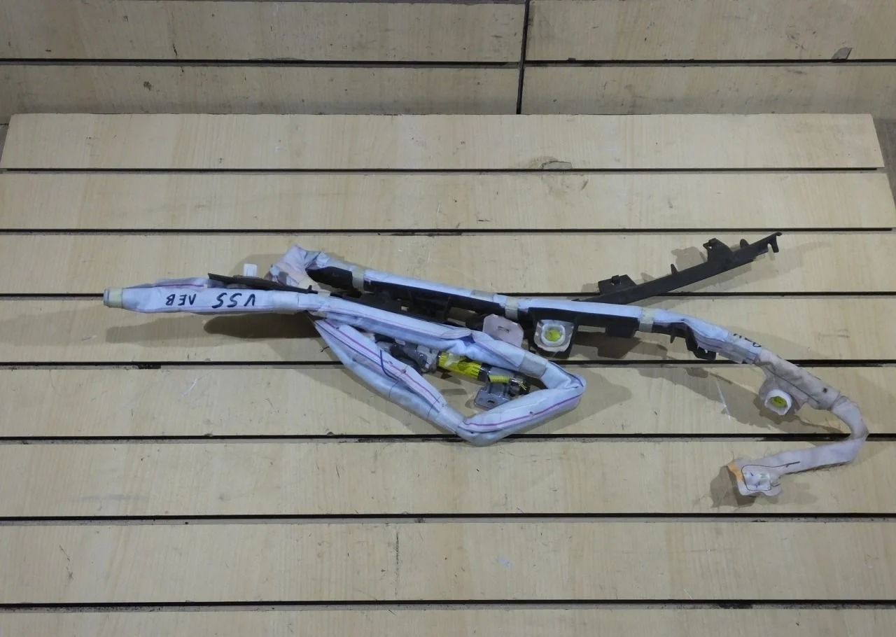 Шторка безопасности левая Toyota Camry X40V