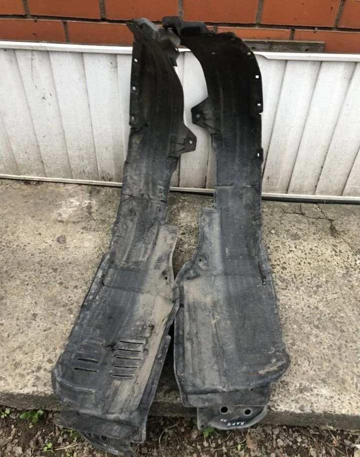 Подкрылок передний Toyota Rav4 2012-2015г