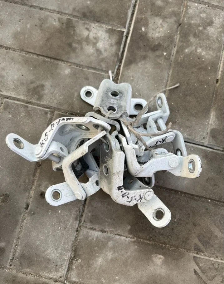 Петли дверей Kia K5 2015-2020г