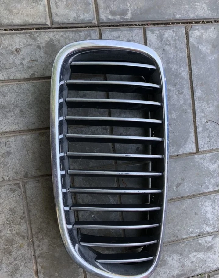 Решётка радиатора левая Bmw 5 F10  2009-2013г