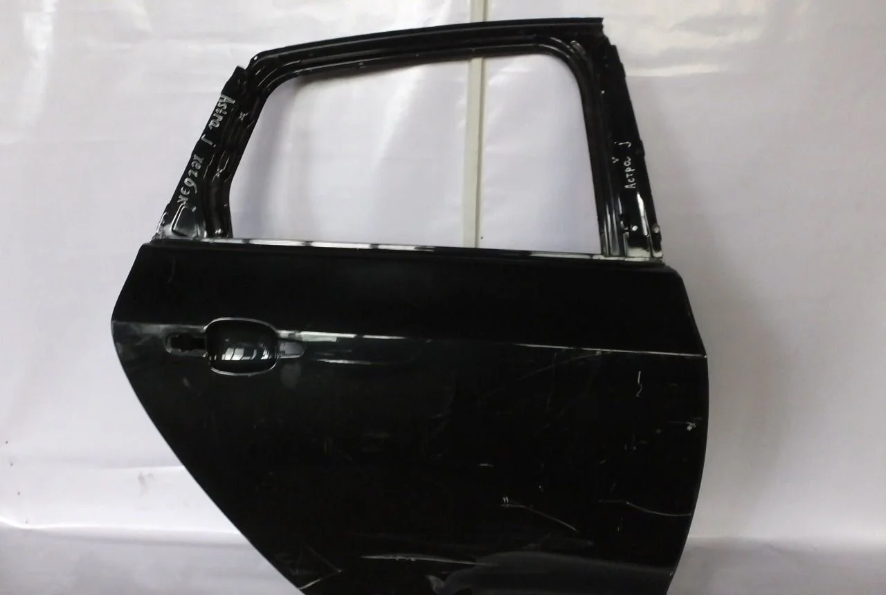 Дверь задняя правая Opel Astra J 12-2016г