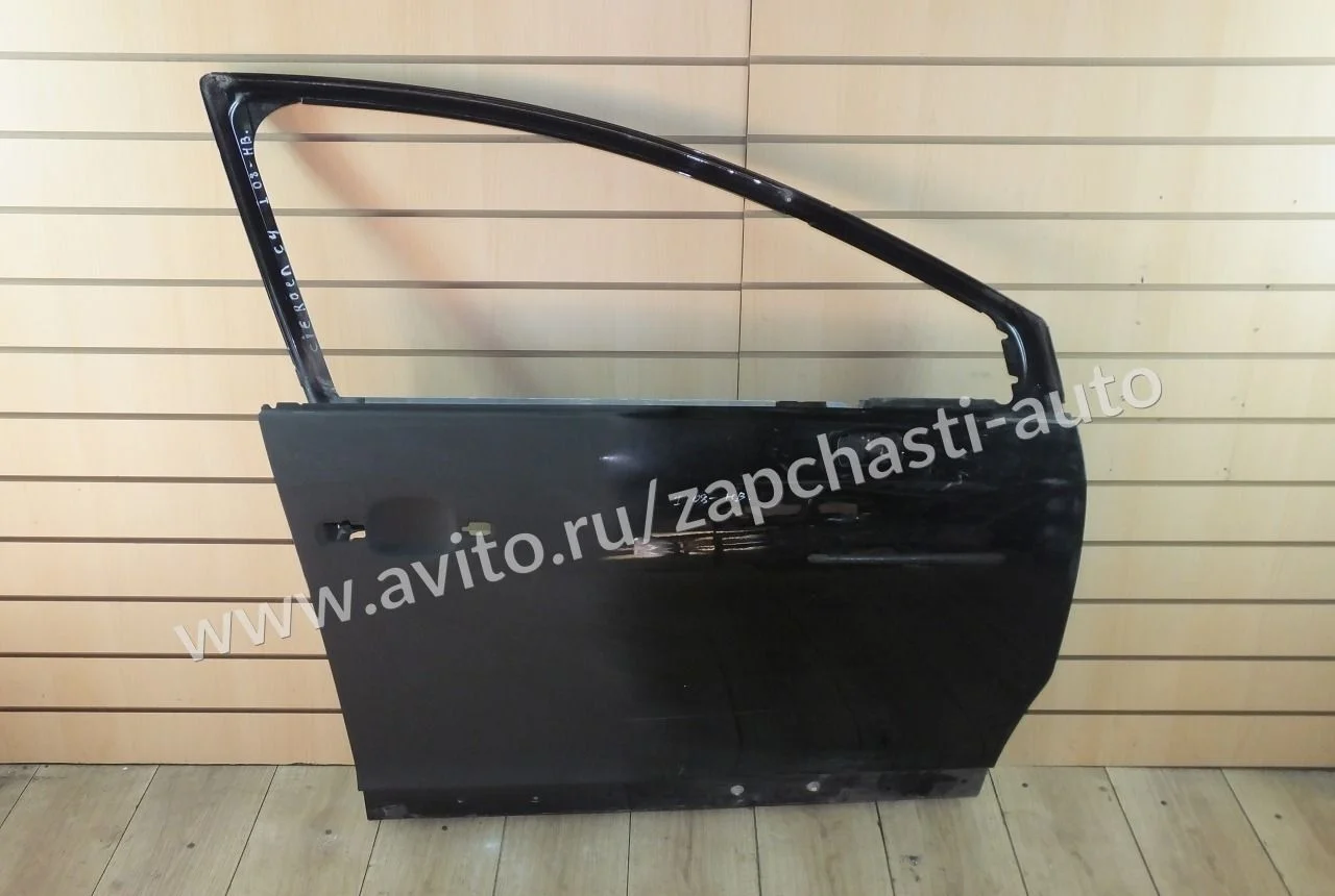 Дверь передняя правая Citroen C4