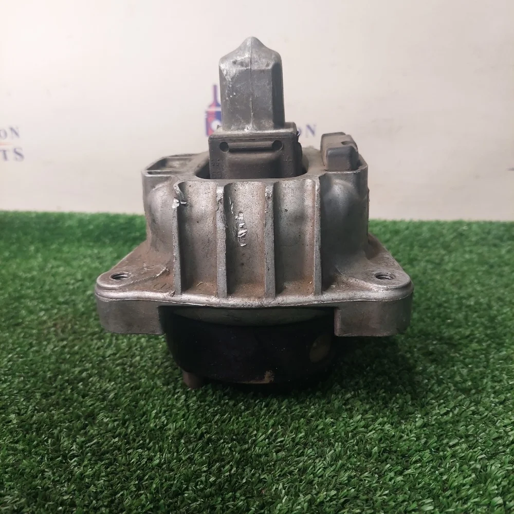 Подушка двигателя BMW 550iX F10