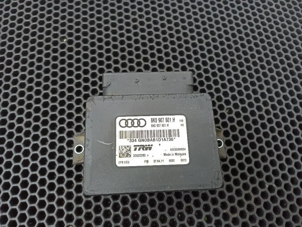 ЭБУ электронного стояночного тормоза Audi A4 B8