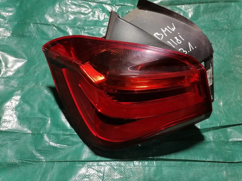 Фонарь задний наружный левый BMW 1-Series