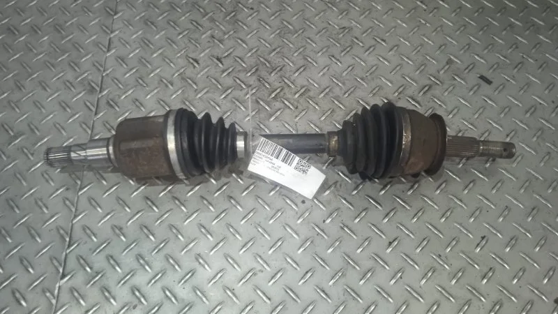 Привод Nissan Navara 39100EB300 D40 2.5 YD25, передний