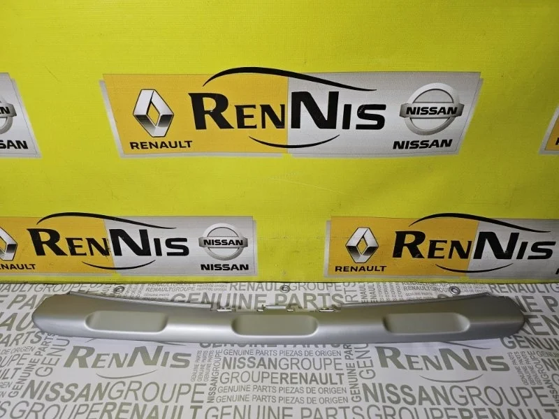 Накладка переднего бампера Renault Sandero 2 2014