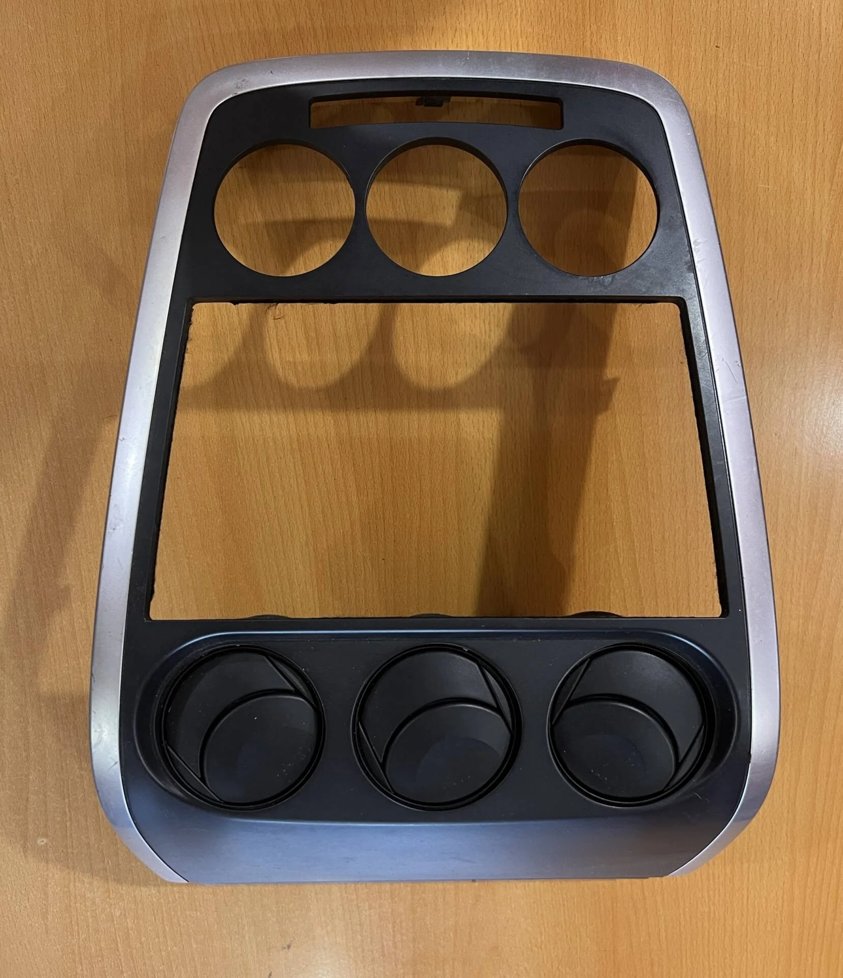 Консоль магнитофона Mazda CX-7 2006-2012г