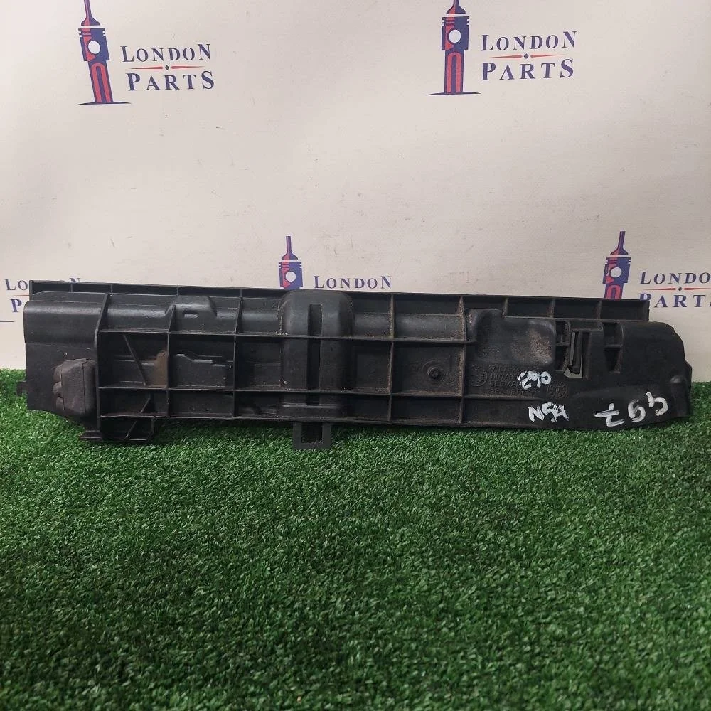 Кронштейн радиатора BMW E90