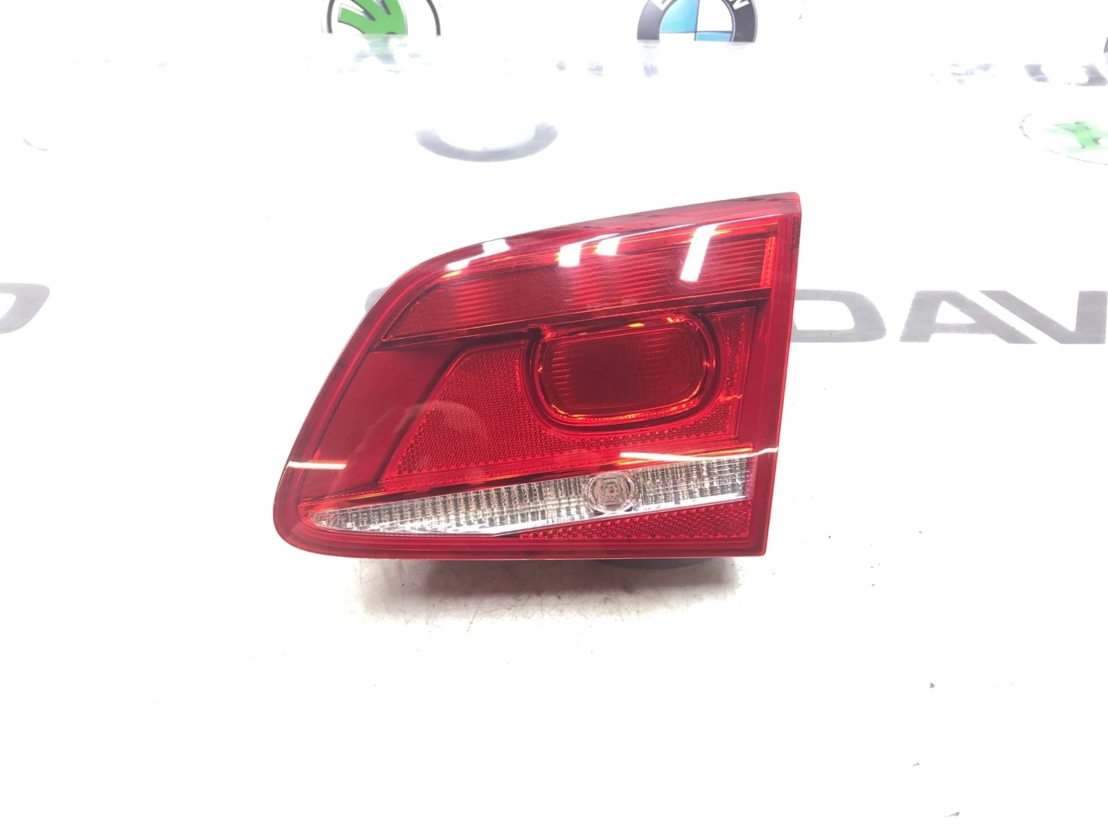 Фонарь в крышку багажника Volkswagen Passat 2011 3AE945094J B7 2.0 CFFB, правый