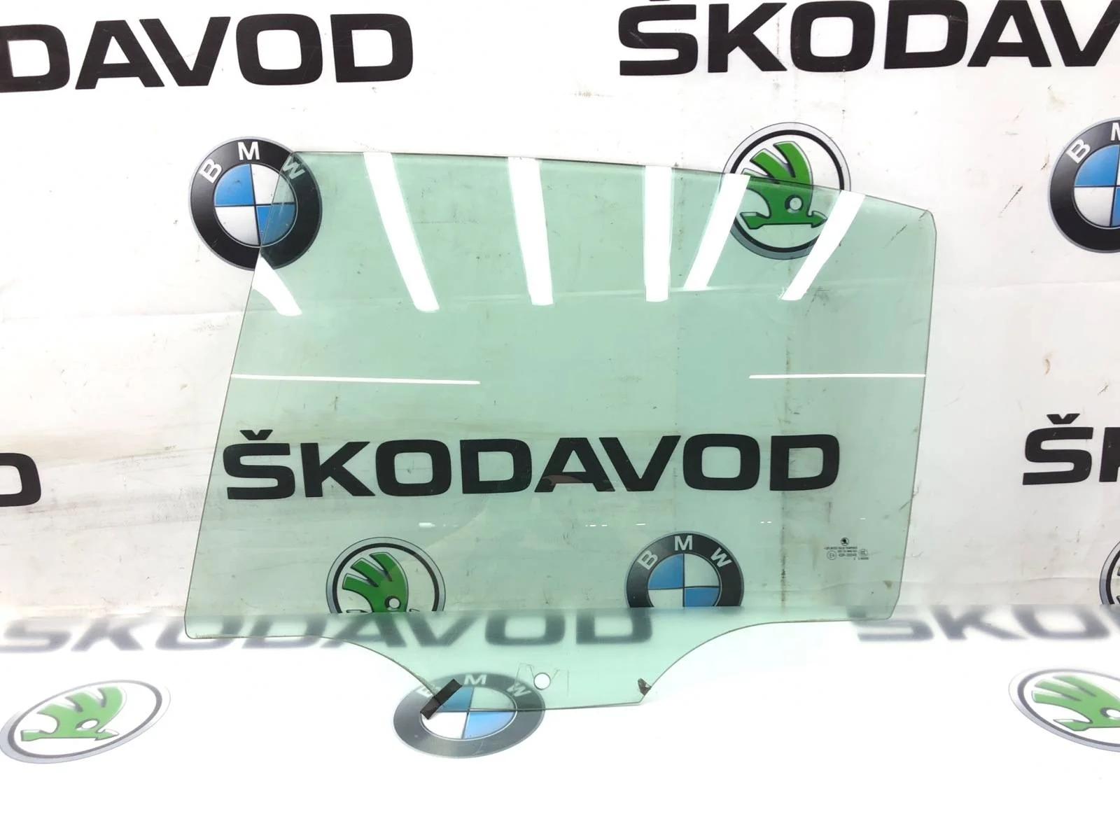 Стекло двери Skoda Octavia 2011 1Z5845205C A5 (1Z) 1.6 TDI CAYC, заднее левое