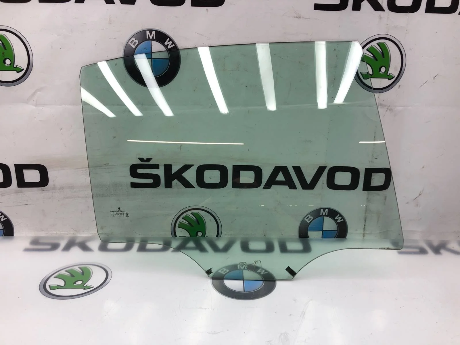 Стекло двери Skoda Octavia 2011 1Z5845206C A5 (1Z) 1.6 TDI CAYC, заднее правое