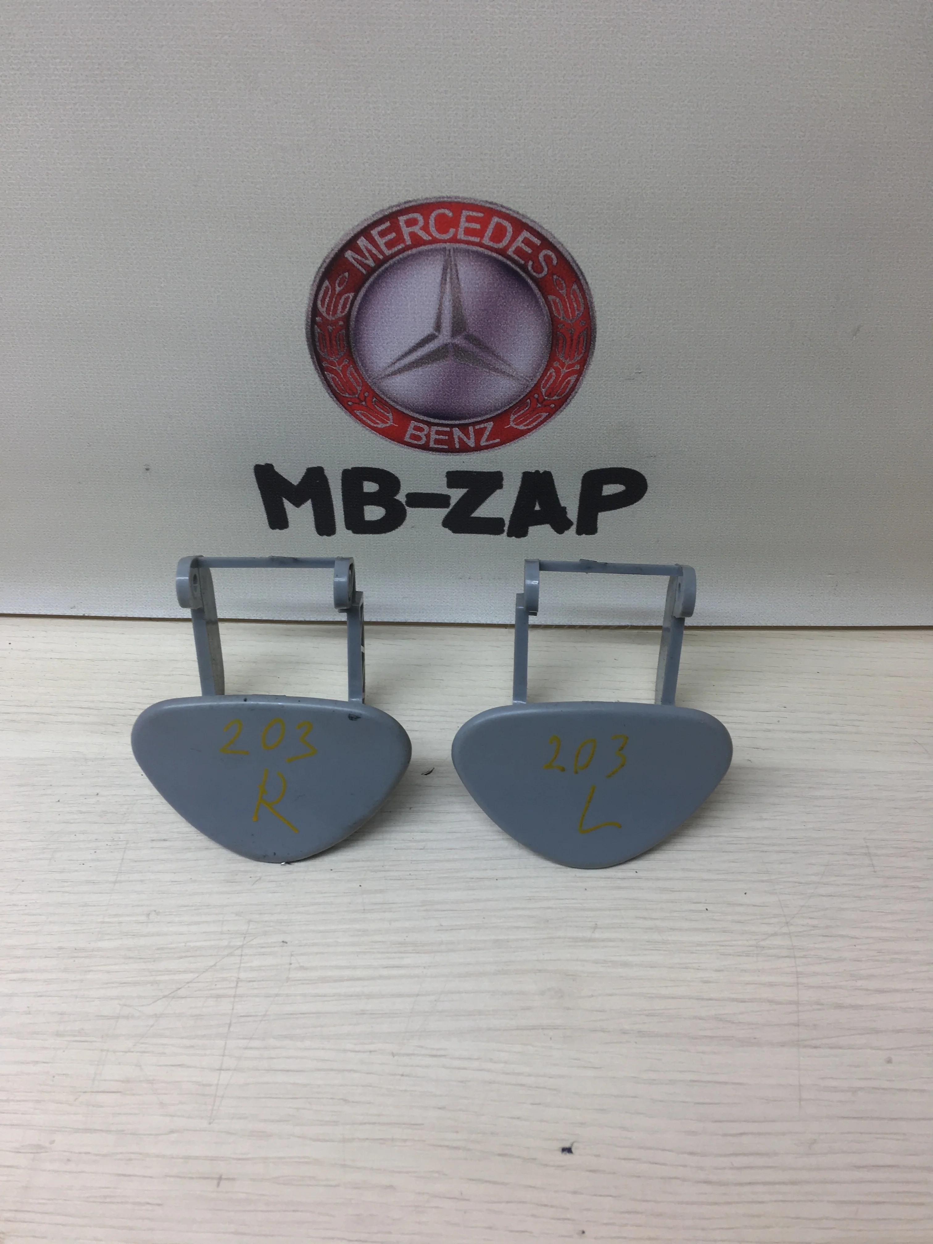 Заглушка фароомывателя Mercedes W203