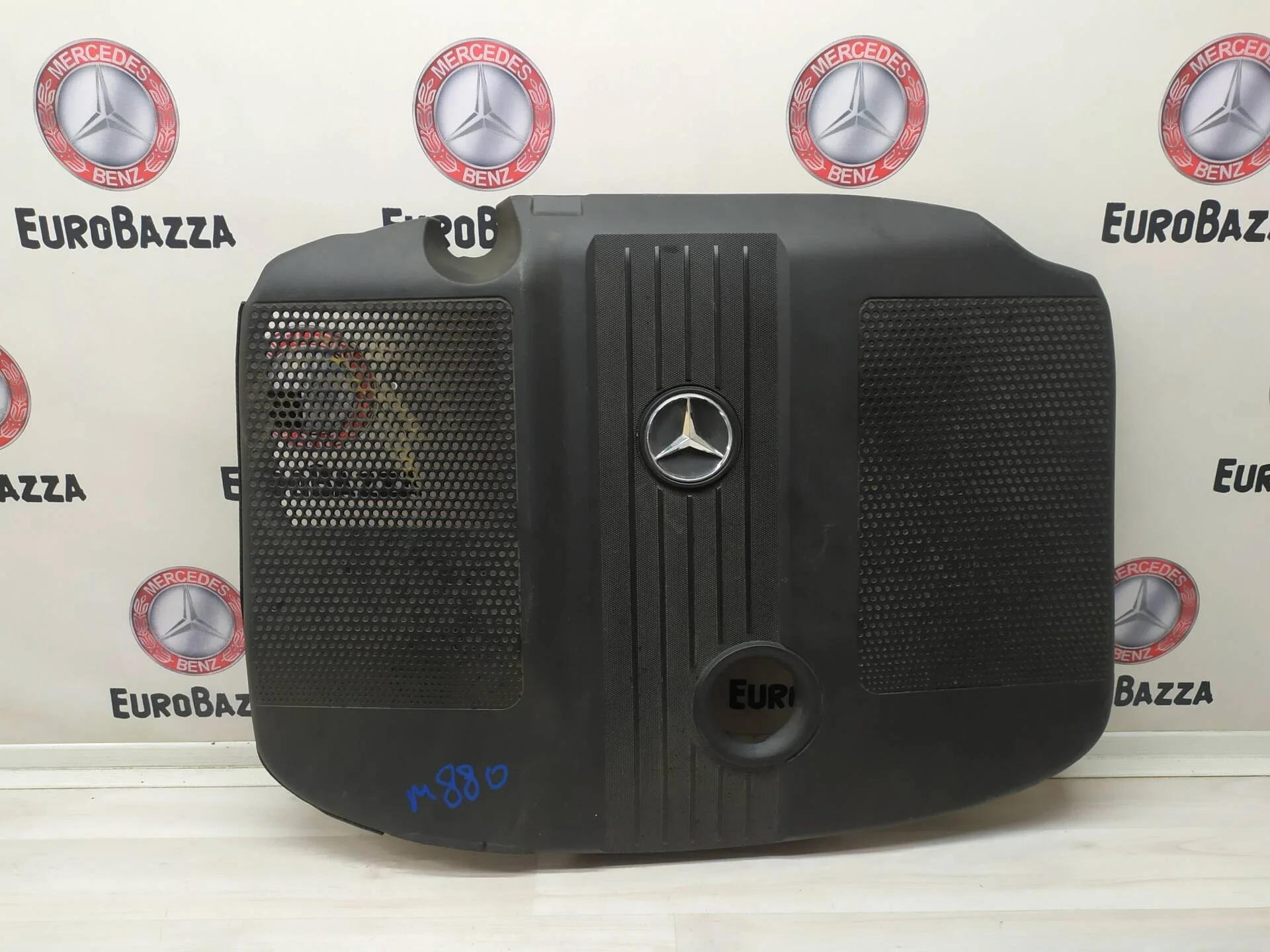 Крышка двигателя Mercedes Om651