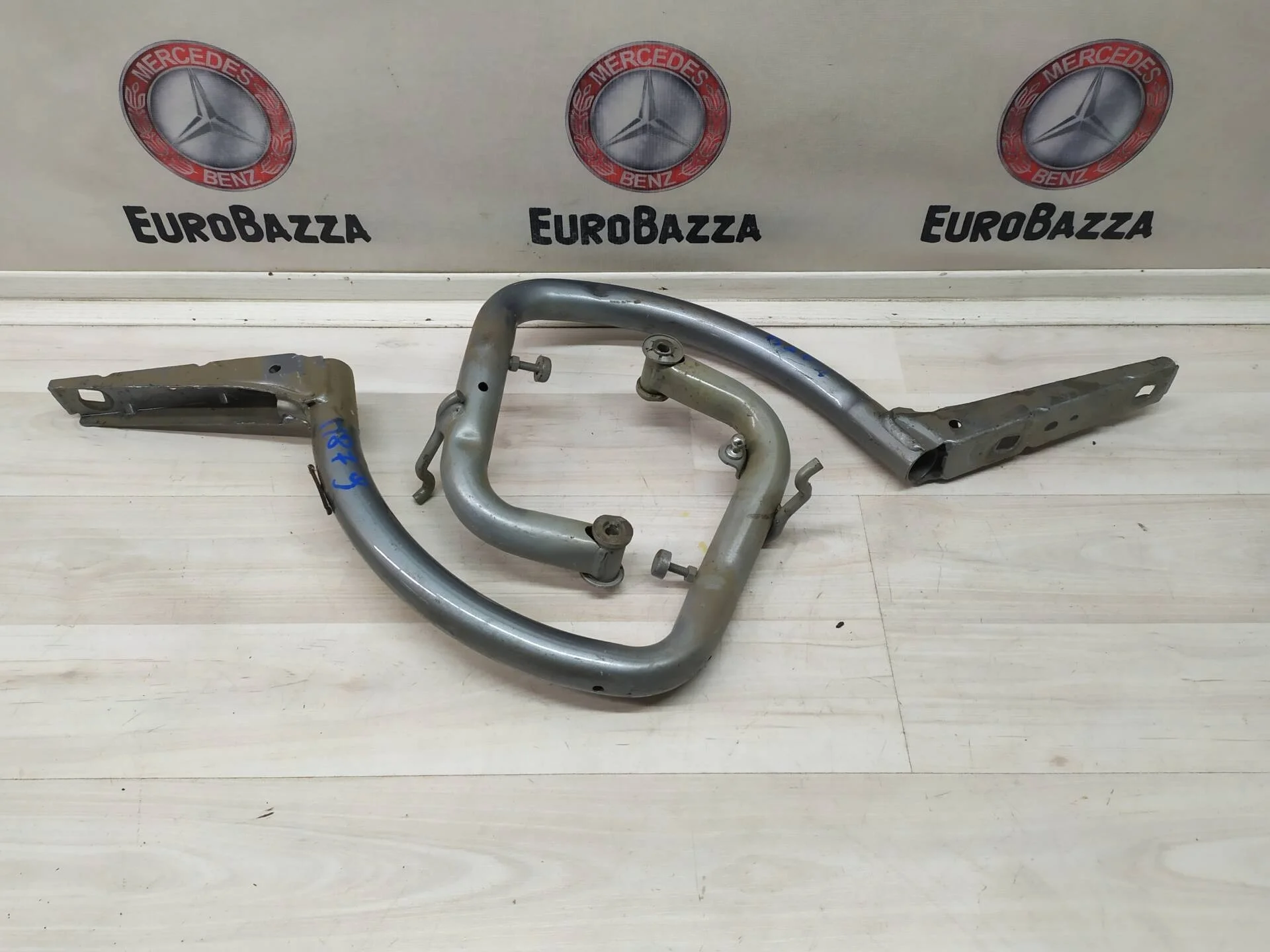 Петля крышки багажника Mercedes W221