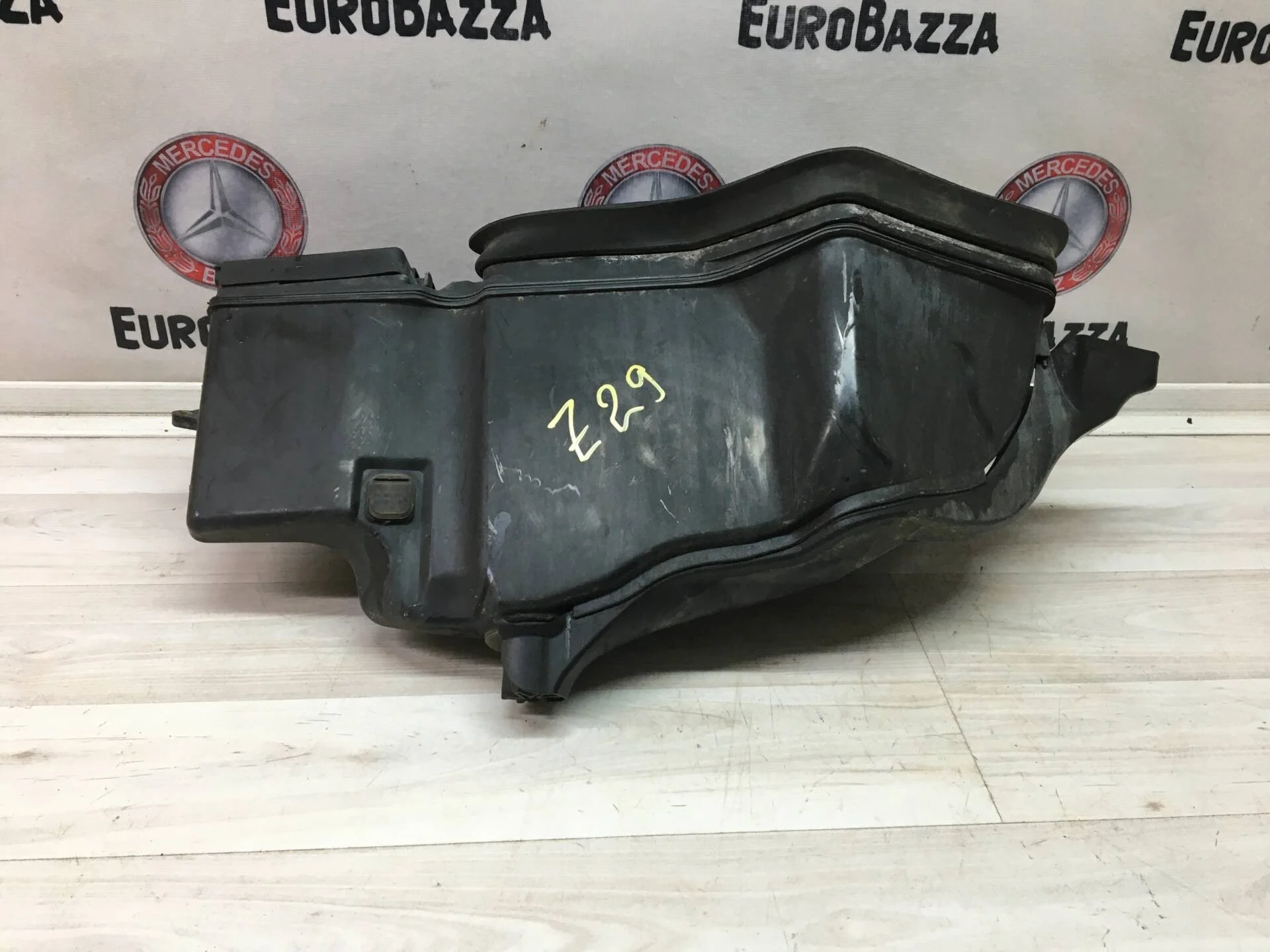 Корпус воздушного фильтра Mercedes W221 S
