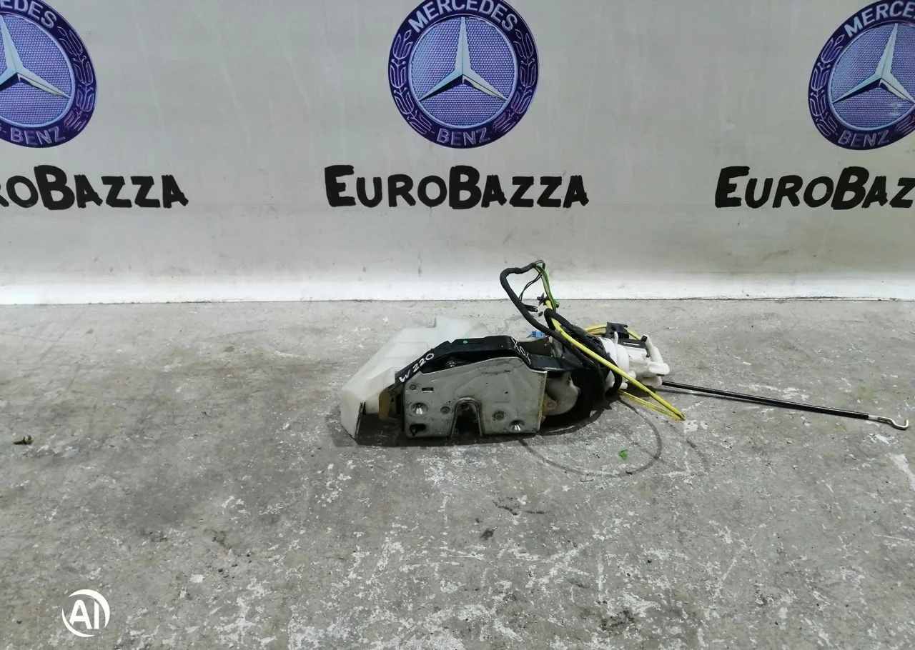 Замок двери задний правый Mercedes W220