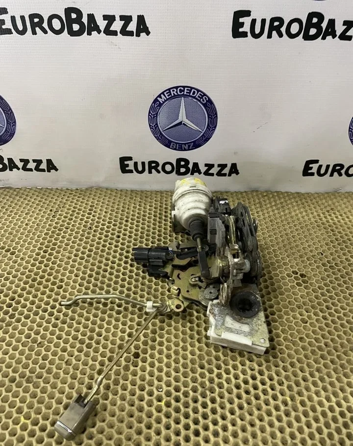 Вакумник двери Mercedes W140