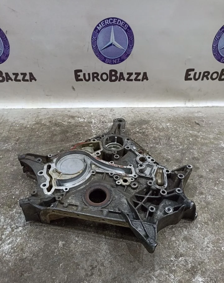 Передняя крышка двигателя Mercedes M272