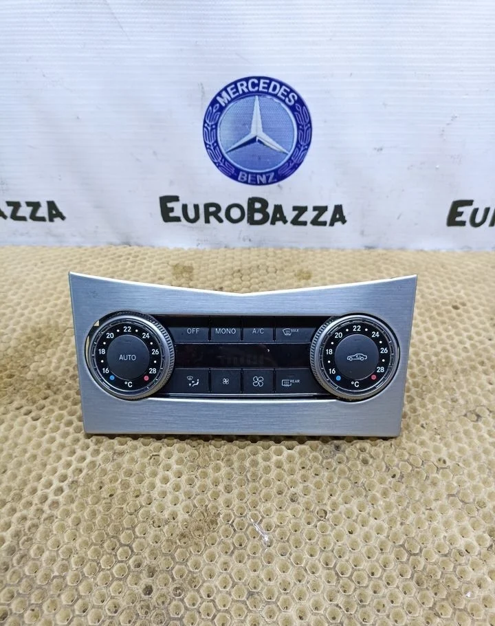 Блок управления климатом Mercedes W204