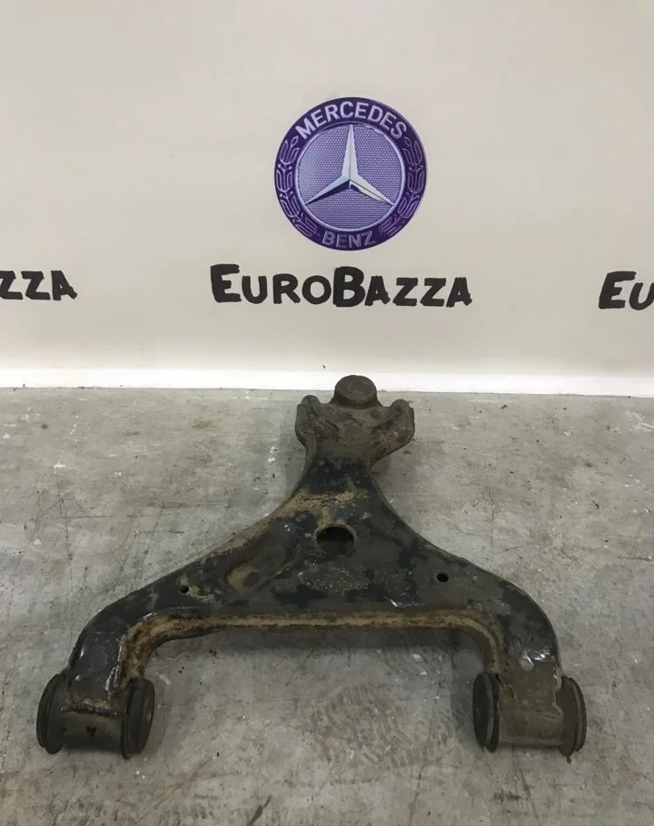 Рычаг передний нижний левый Mercedes W639