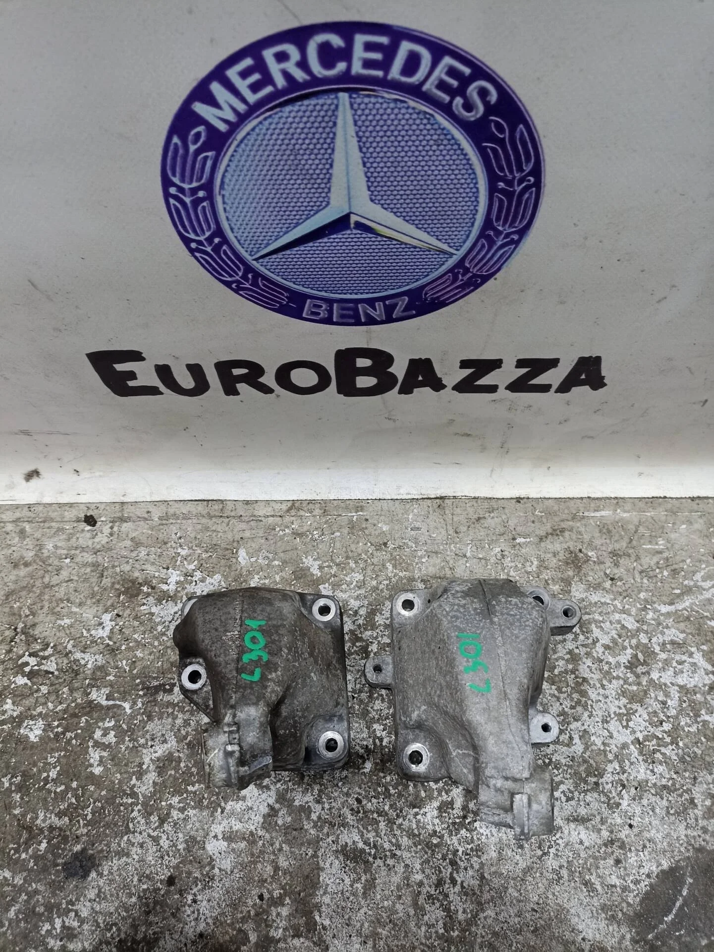 Кронштейн двигателя Mercedes Om642