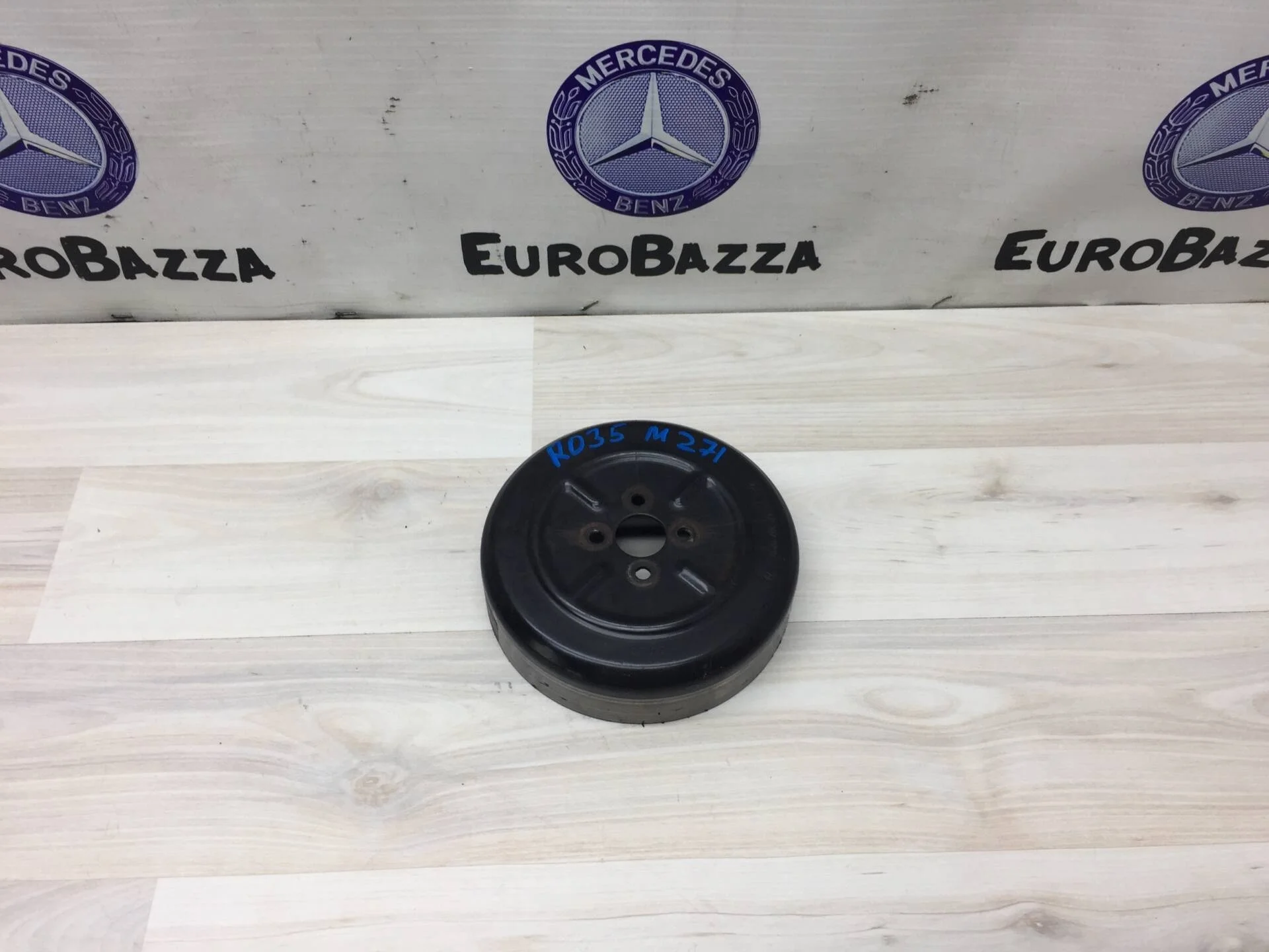 Шкив помпы Mercedes м271