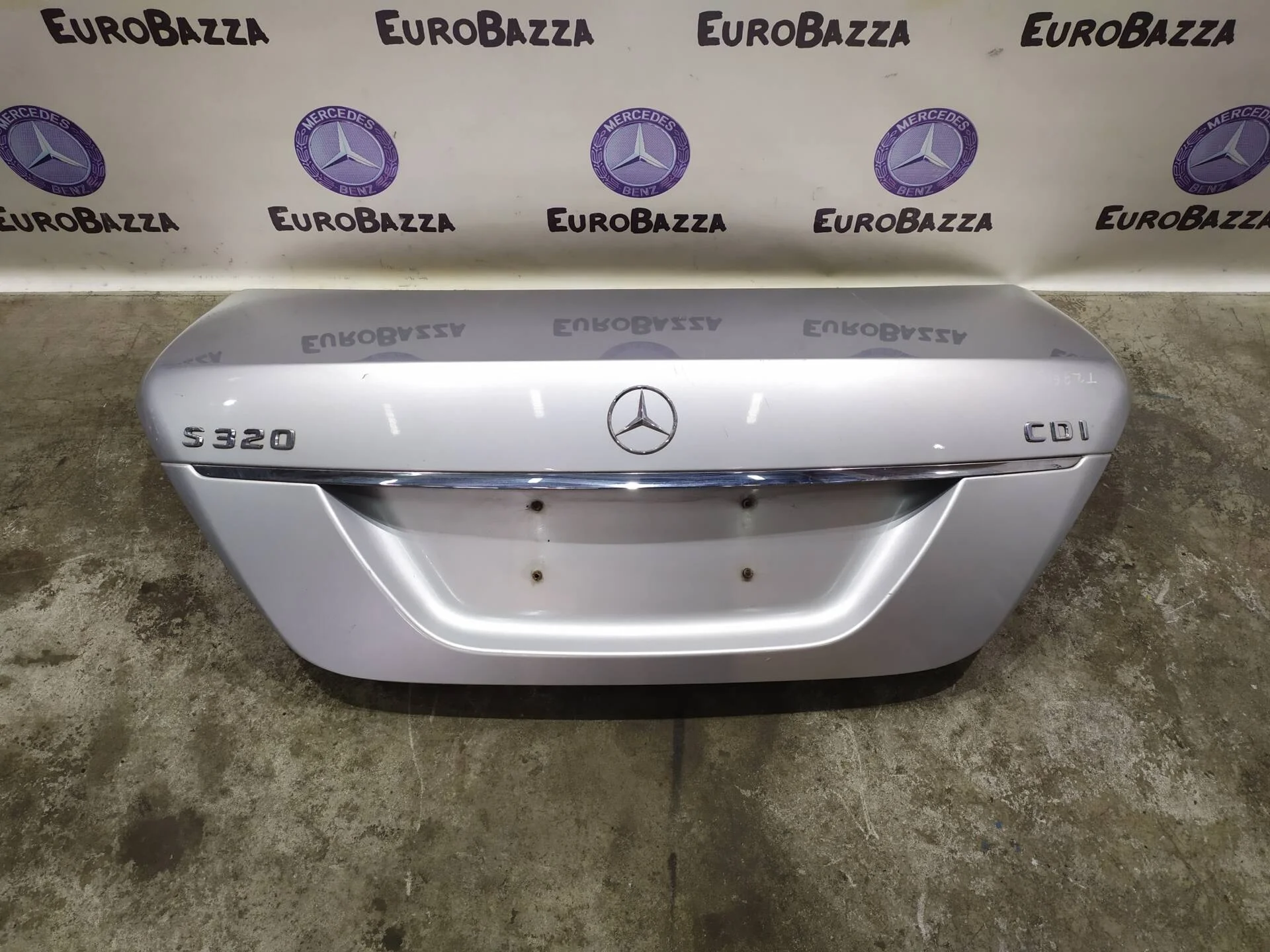 Крышка багажника Mercedes W221