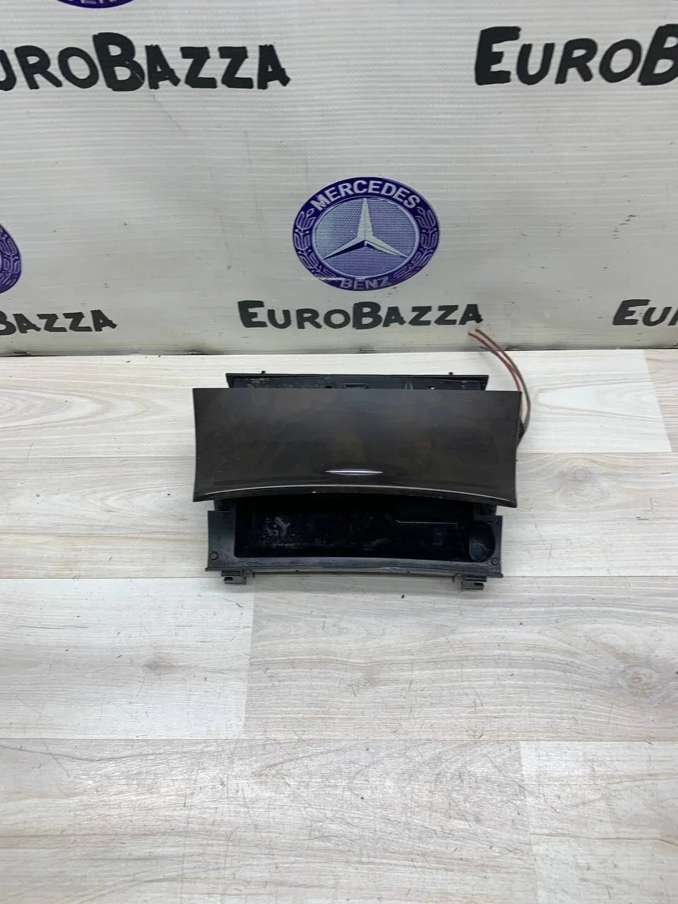 Пепельница Mercedes W219