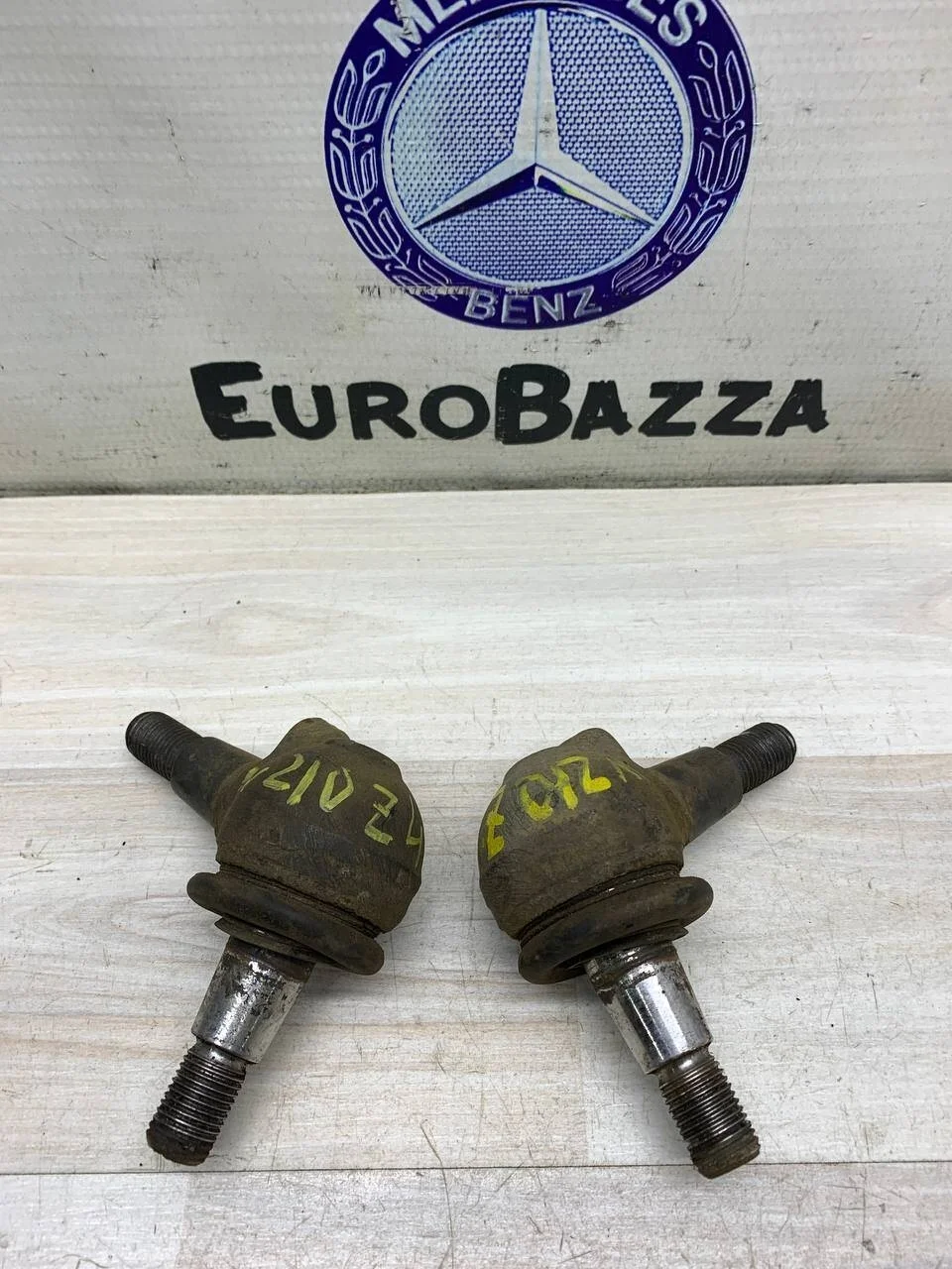 Шаровая опора Mercedes W210